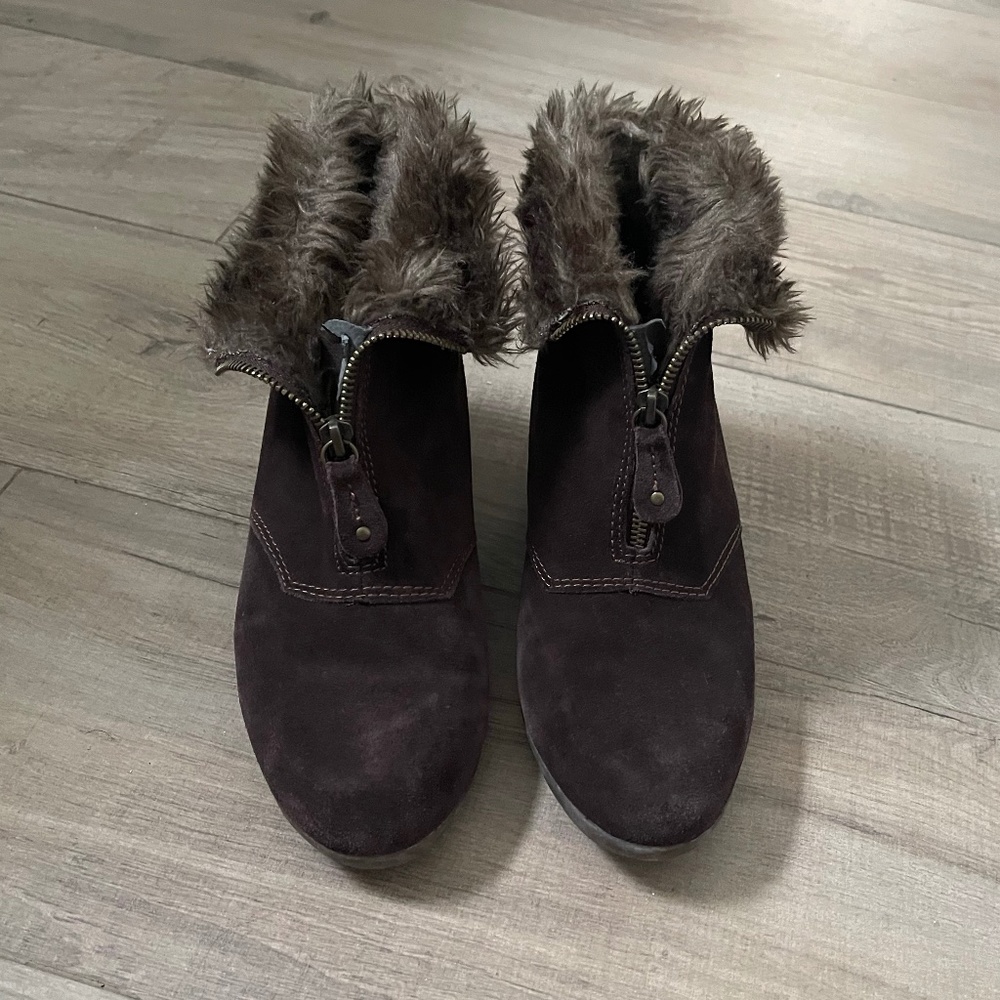 Sporto Capri Faux Fur Ankle Wedge Bootie Size 9W